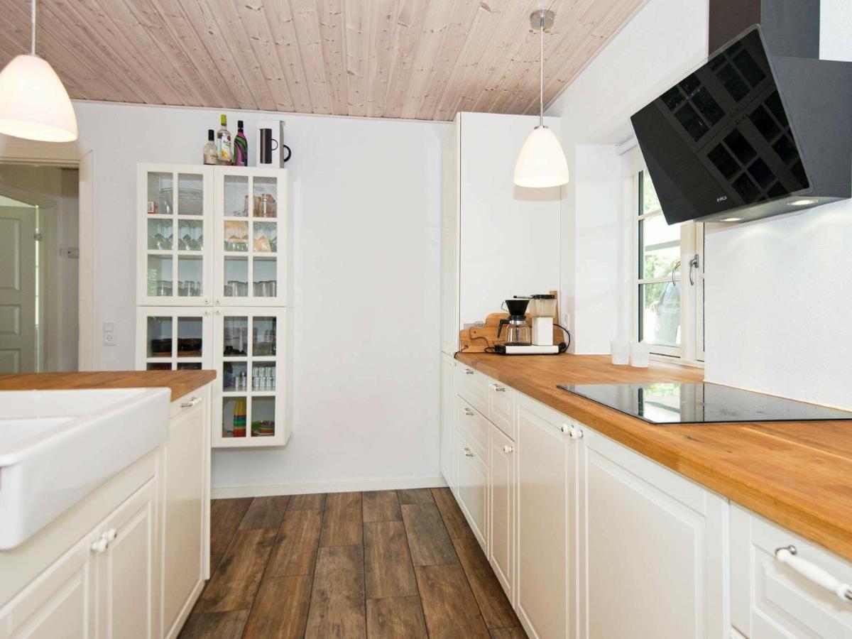 10 Person Holiday Home In Glesborg エクステリア 写真