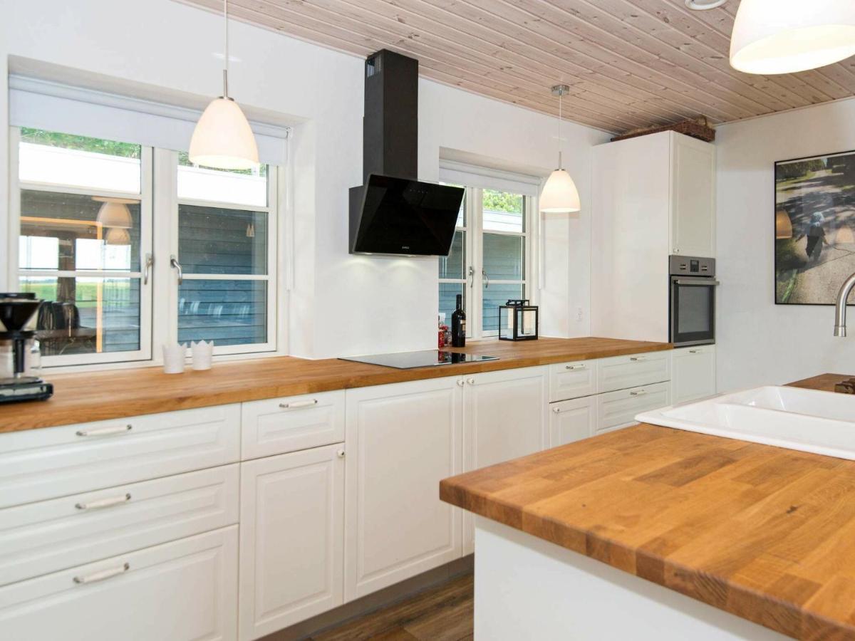 10 Person Holiday Home In Glesborg エクステリア 写真