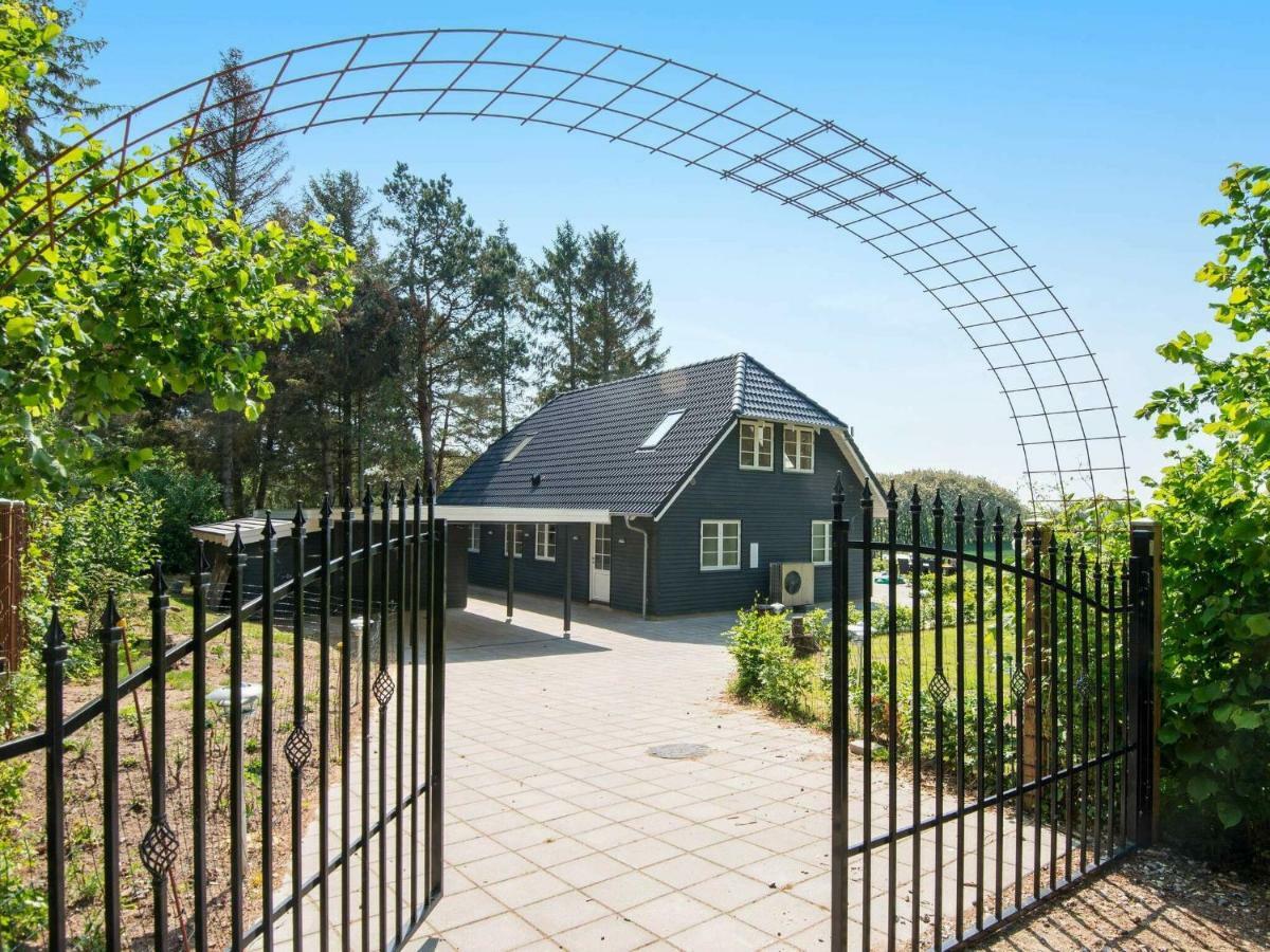 10 Person Holiday Home In Glesborg エクステリア 写真